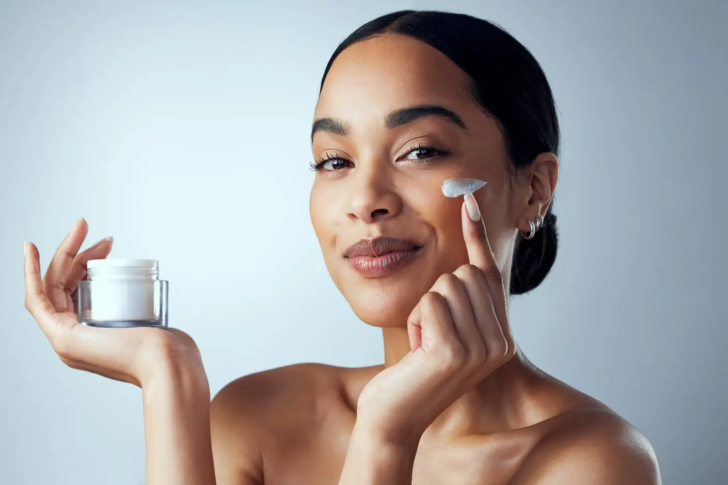 Retinol w pielęgnacji - jak stosować bezpiecznie
