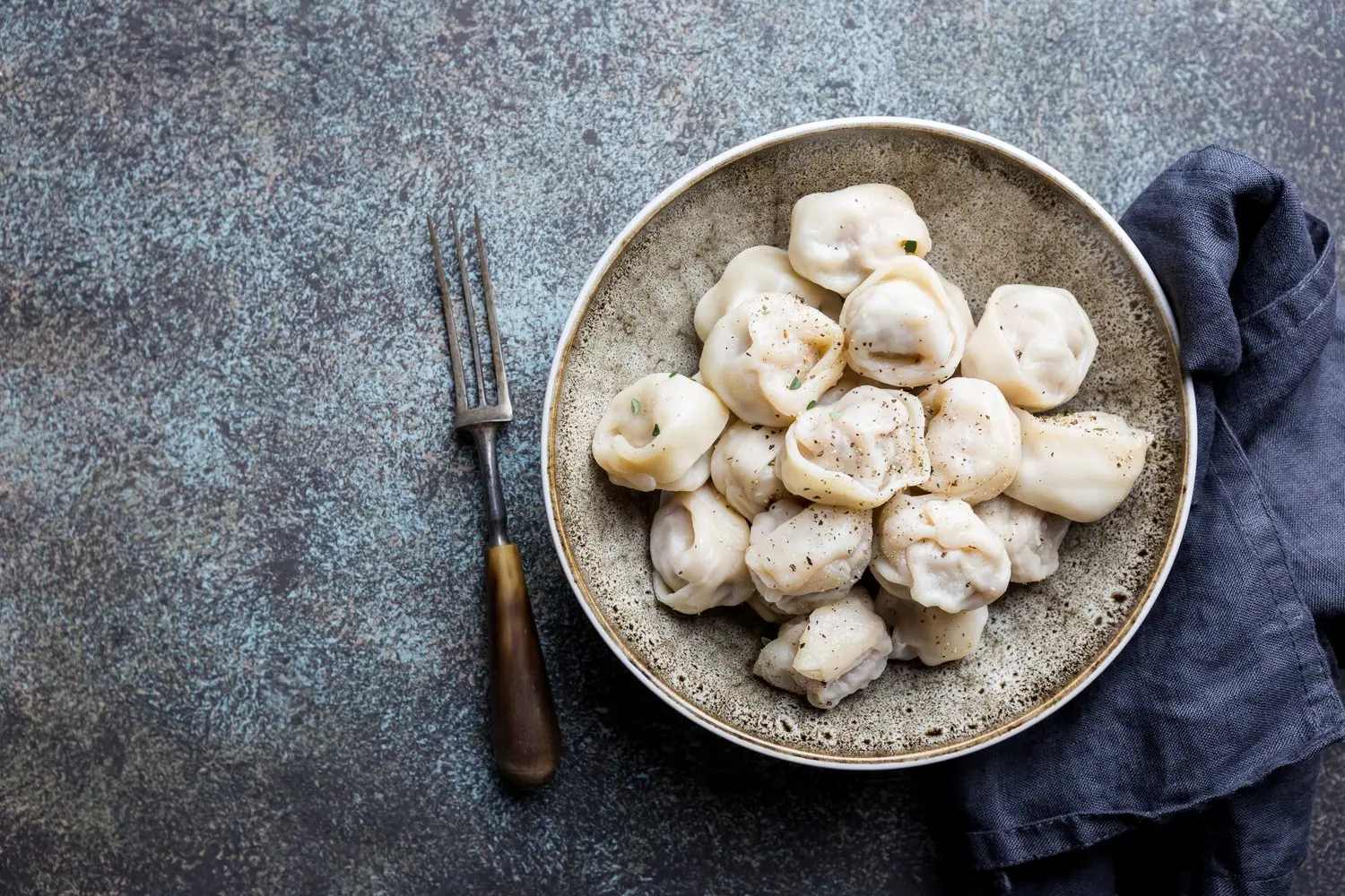 Jak przygotować bezglutenowe pierogi z różnymi nadzieniami